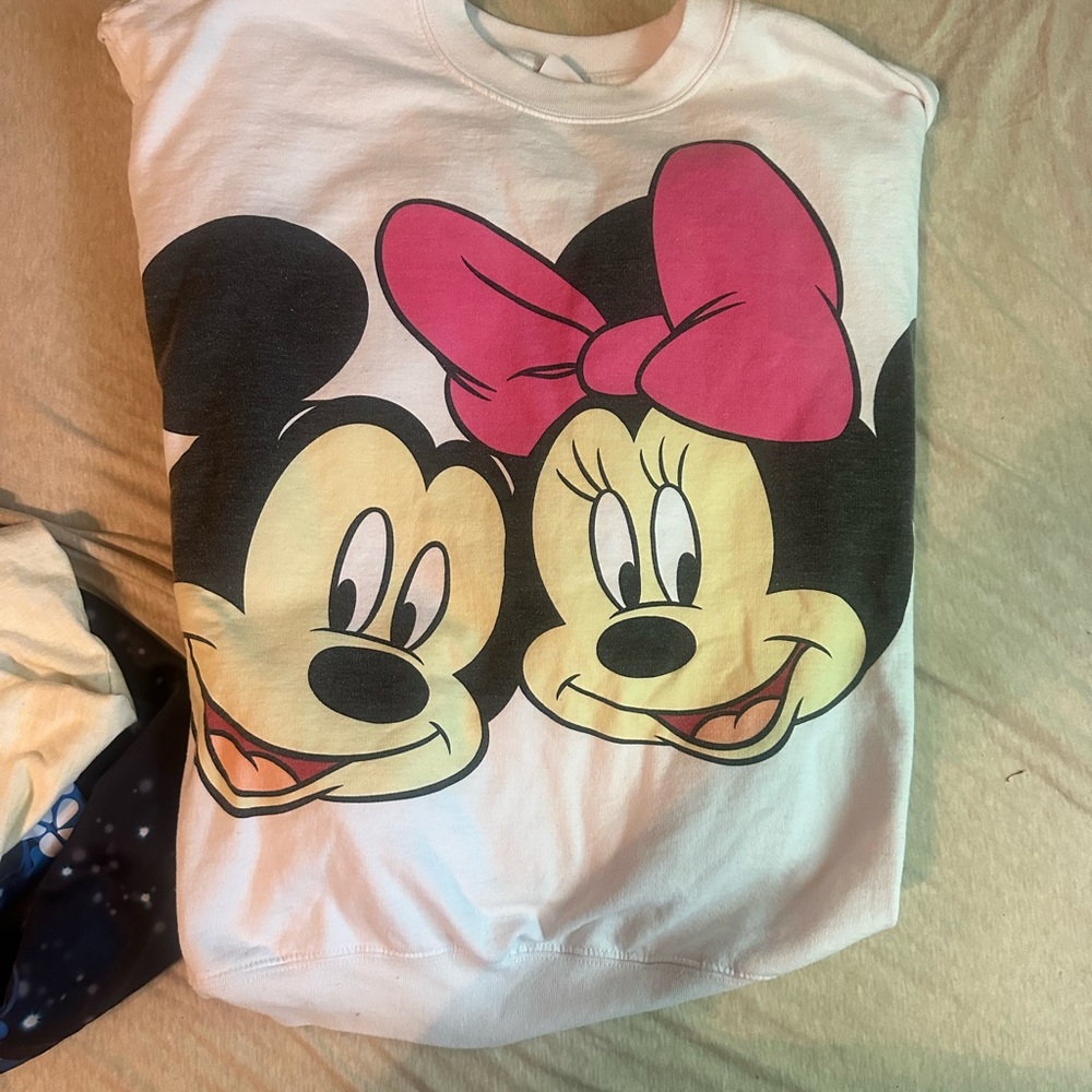 Disney women’s Minnie Mouse Pink and Black sweatshirt